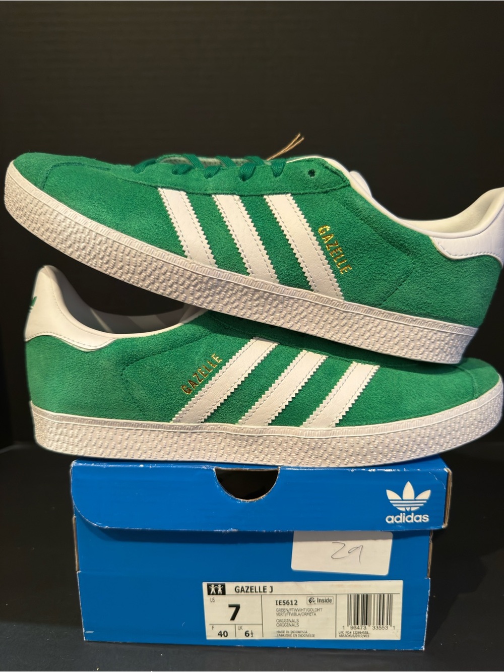 adidas Gazelle Green White Suede Sneakers 7M/8W